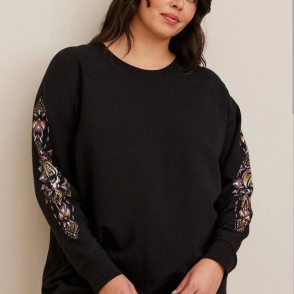 Torrid Mandala Butterfly Soft Fleece Crew Raglan Long Sleeve Sweatshirt Size 1 - Picture 2 of 10